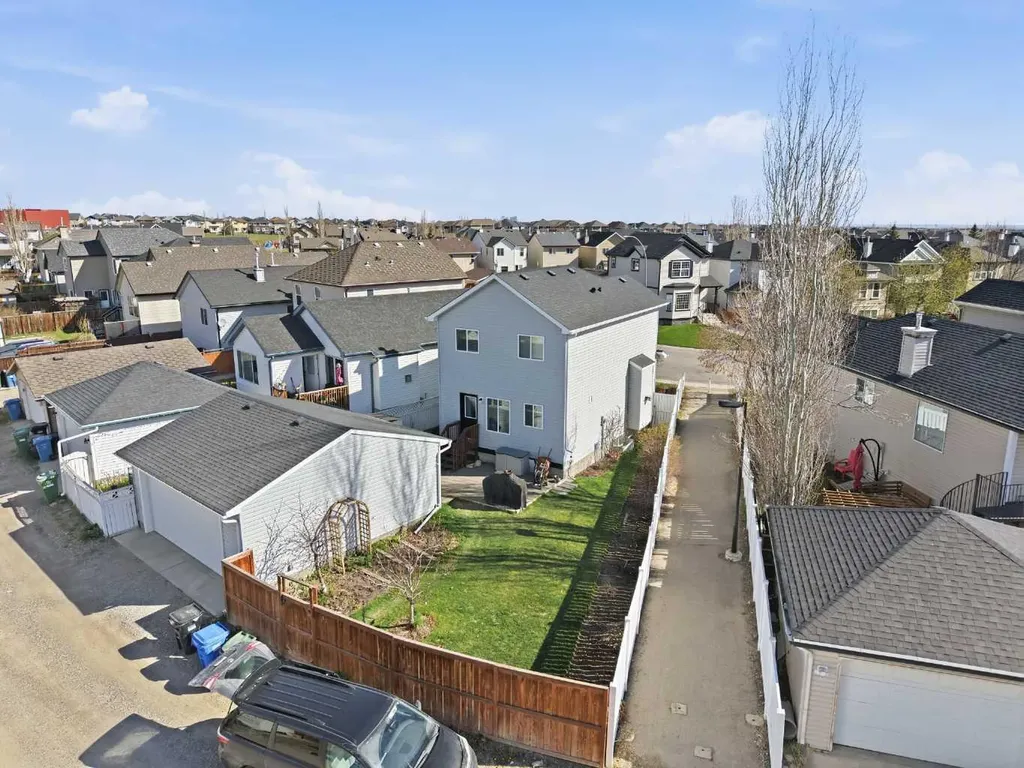49 Evermeadow Manor SW Calgary AB T2Y 4W8