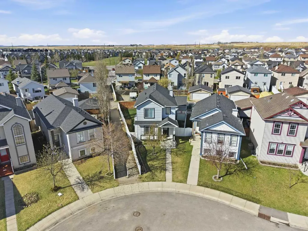 49 Evermeadow Manor SW Calgary AB T2Y 4W8