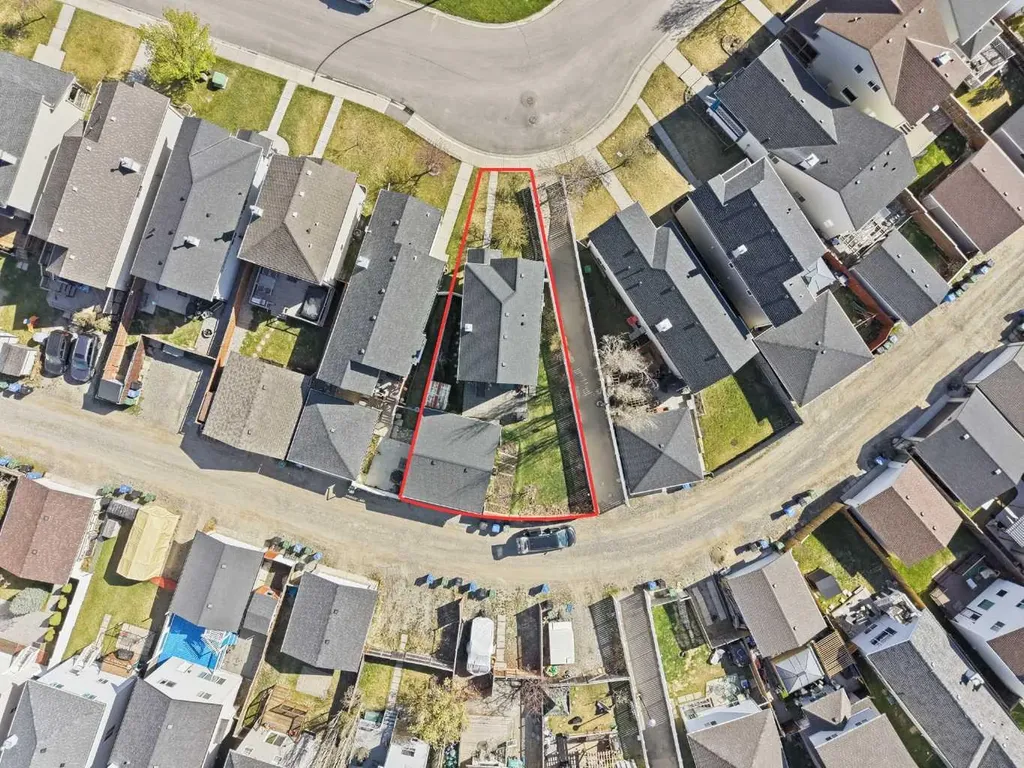 49 Evermeadow Manor SW Calgary AB T2Y 4W8