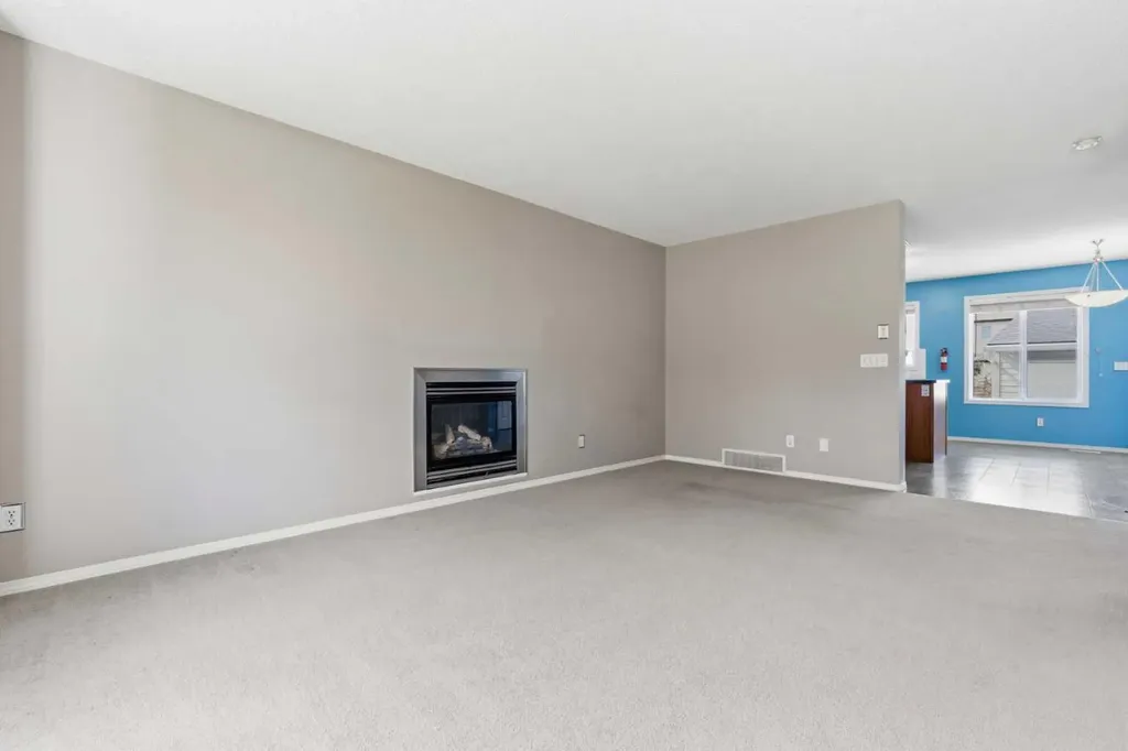 49 Evermeadow Manor SW Calgary AB T2Y 4W8