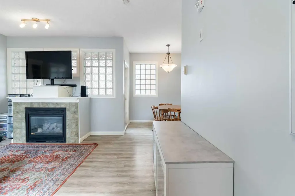 5703 5 Street SW Calgary AB T2V 1A8