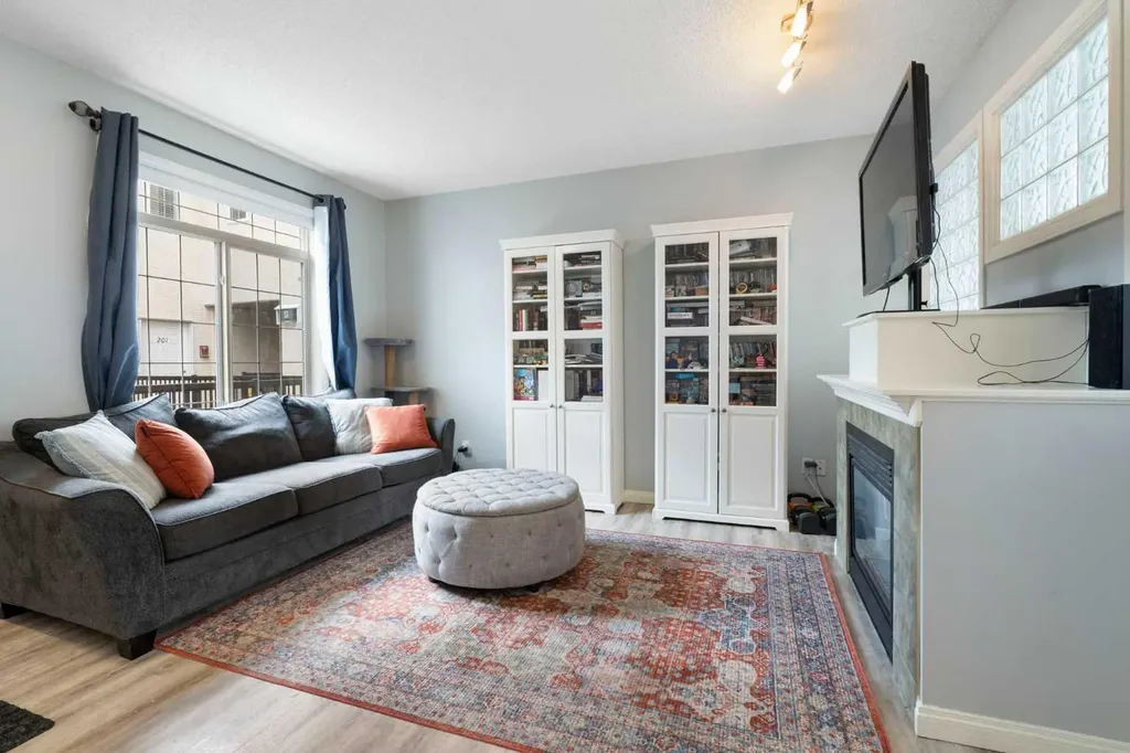 5703 5 Street SW Calgary AB T2V 1A8