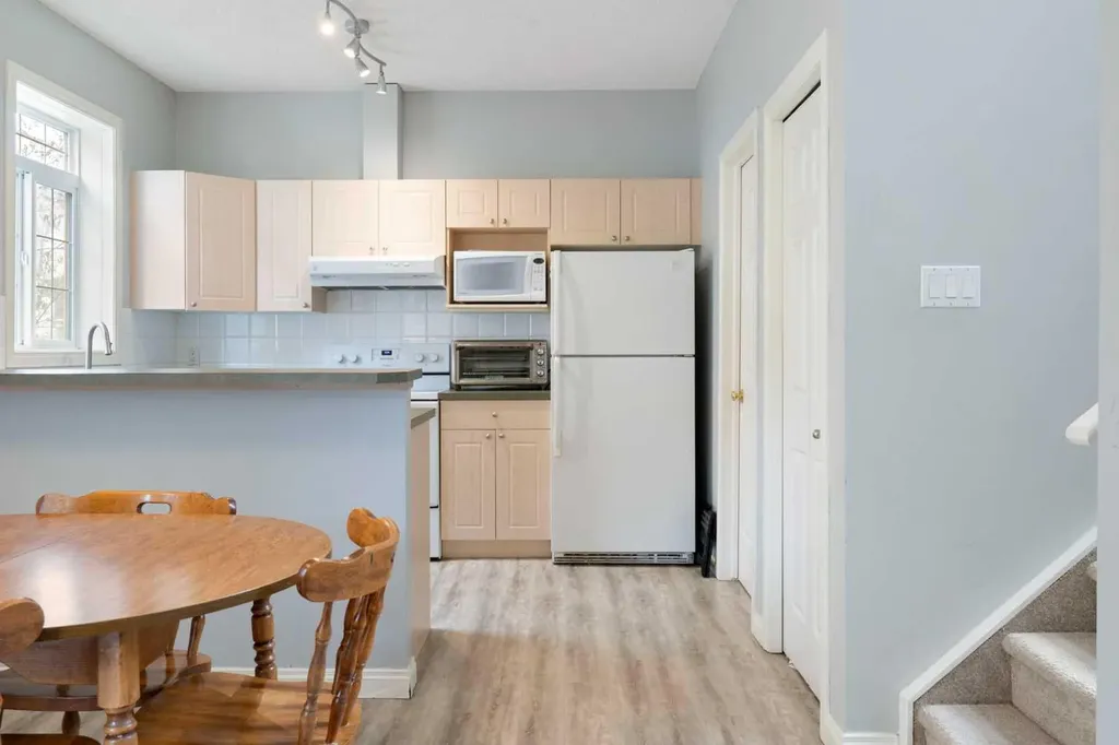 5703 5 Street SW Calgary AB T2V 1A8