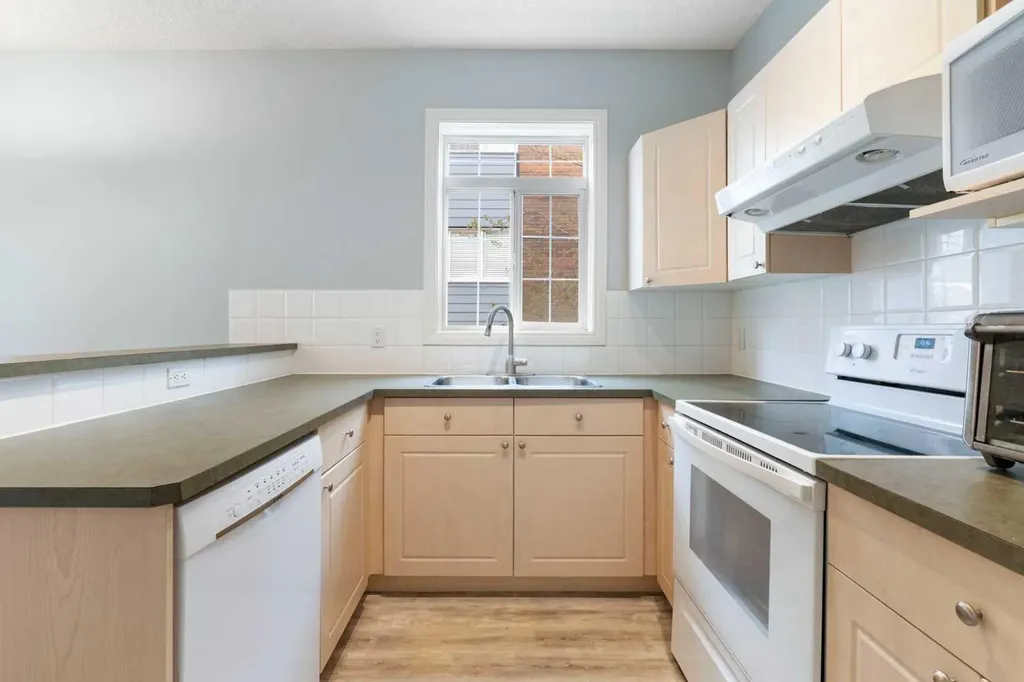 5703 5 Street SW Calgary AB T2V 1A8