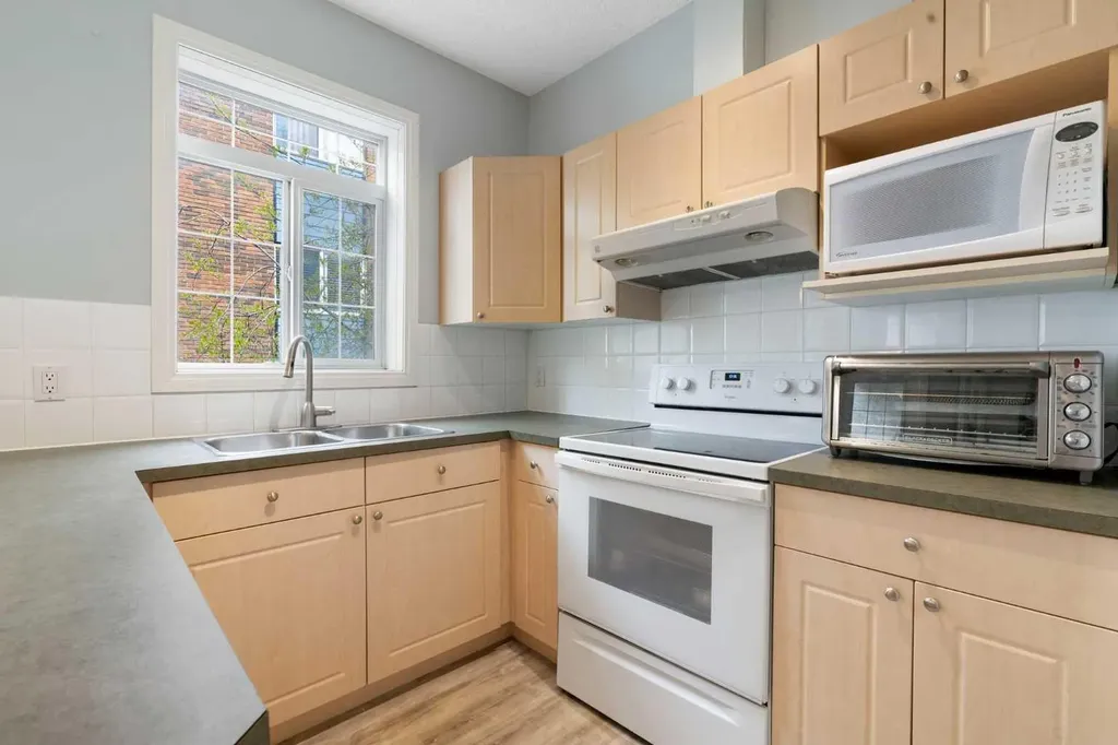 5703 5 Street SW Calgary AB T2V 1A8