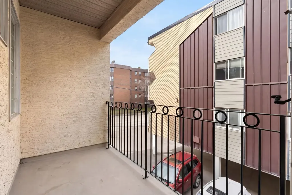 5703 5 Street SW Calgary AB T2V 1A8