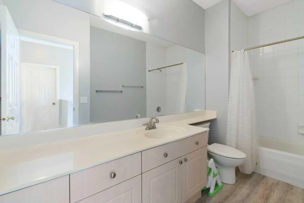 5703 5 Street SW Calgary AB T2V 1A8