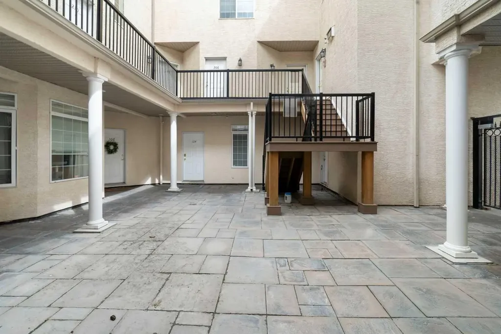 5703 5 Street SW Calgary AB T2V 1A8