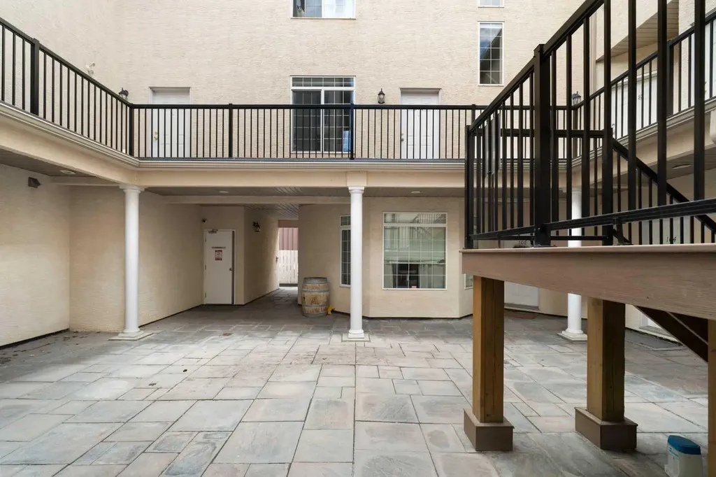 5703 5 Street SW Calgary AB T2V 1A8