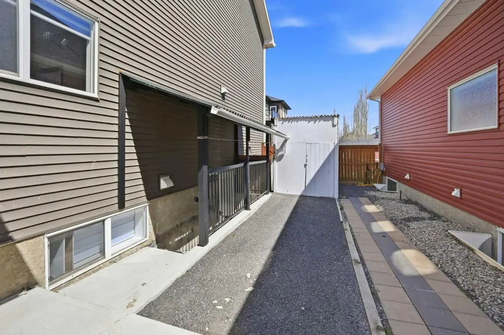 233 Aspenmere Circle Chestermere AB T1X0T6