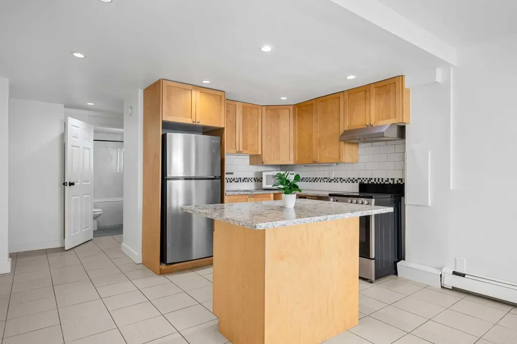 2111 14 Street SW Calgary AB T2T 3T2