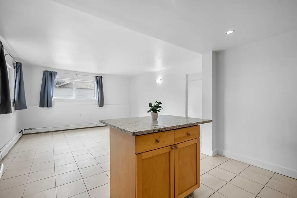 2111 14 Street SW Calgary AB T2T 3T2