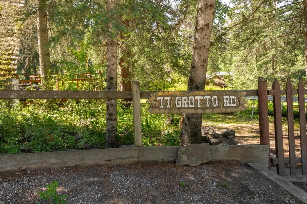 77 Grotto Road Harvie Heights AB T1W 2W2