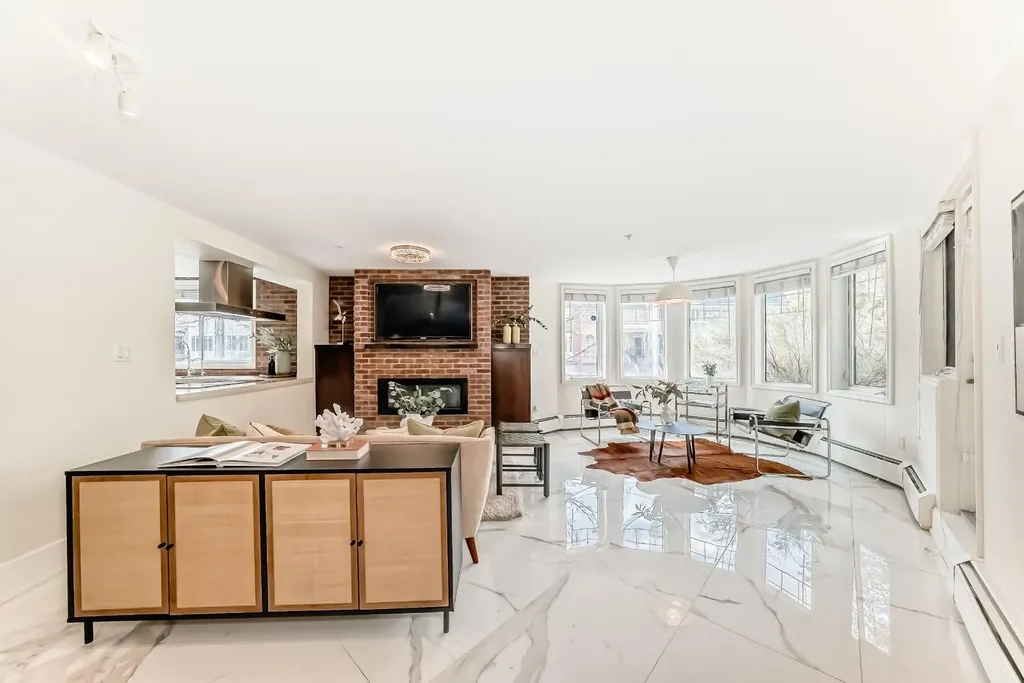 2422 Erlton Street SW Calgary AB T2Z3B6