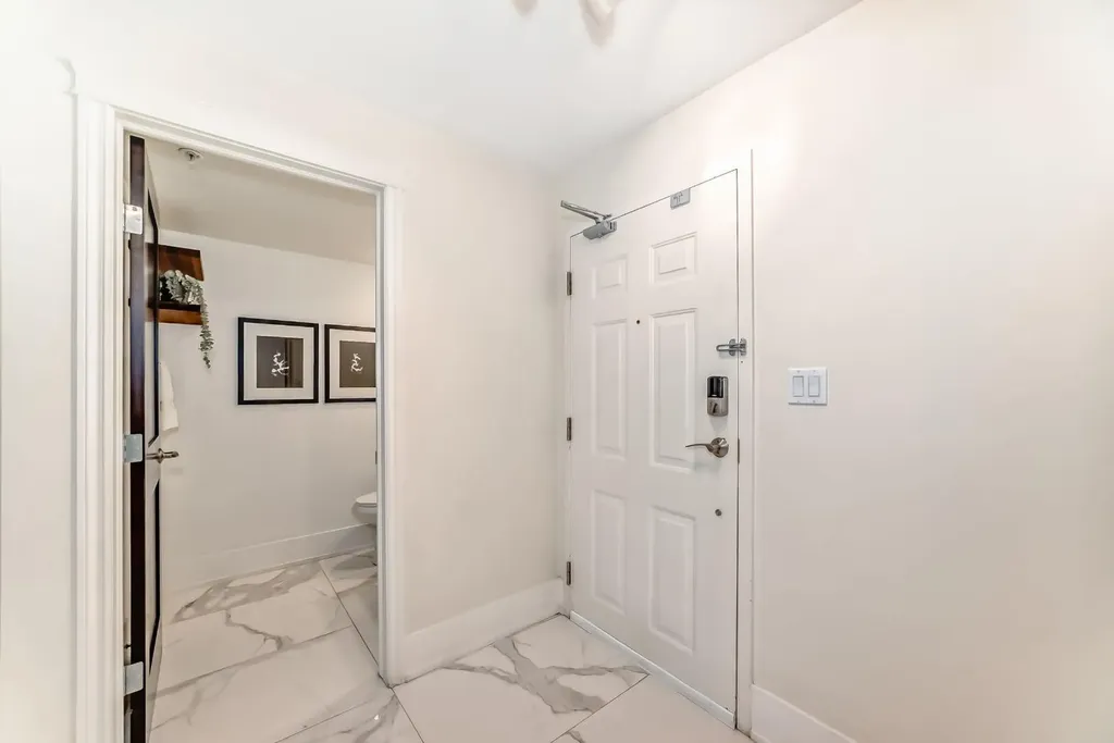 2422 Erlton Street SW Calgary AB T2Z3B6