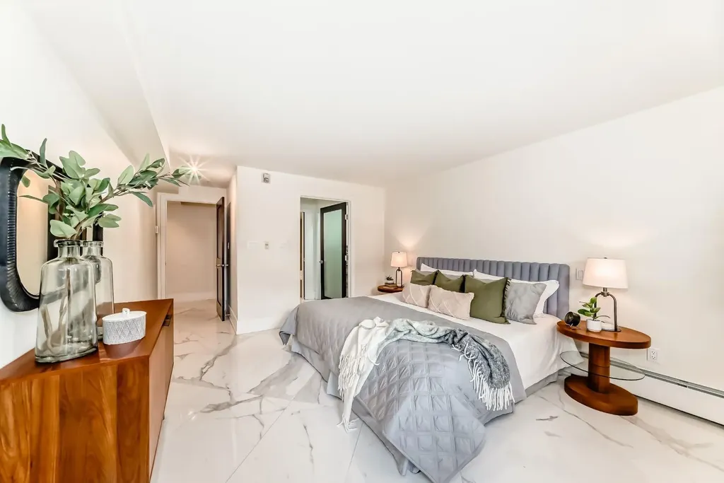 2422 Erlton Street SW Calgary AB T2Z3B6