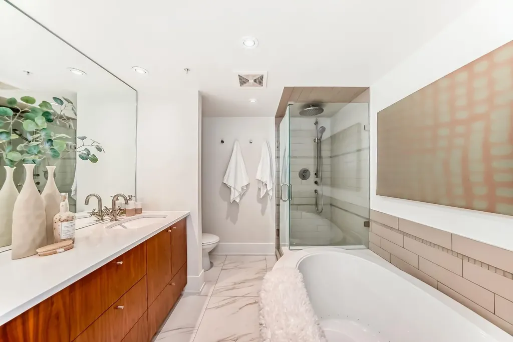 2422 Erlton Street SW Calgary AB T2Z3B6