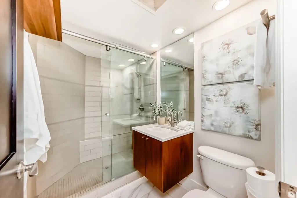 2422 Erlton Street SW Calgary AB T2Z3B6