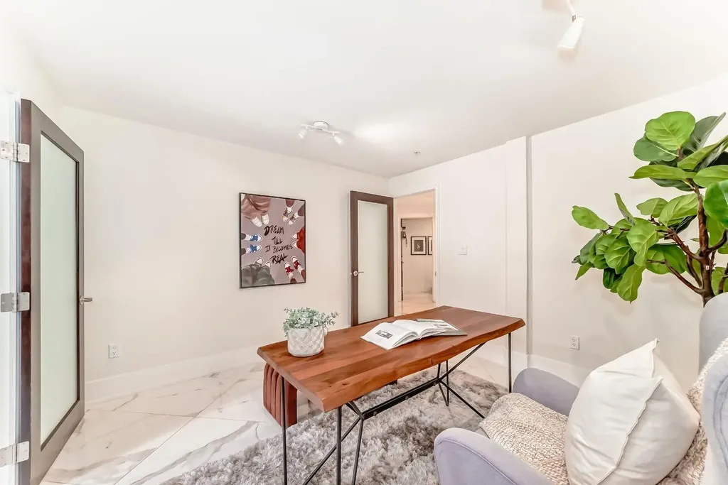2422 Erlton Street SW Calgary AB T2Z3B6