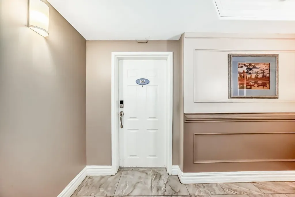 2422 Erlton Street SW Calgary AB T2Z3B6