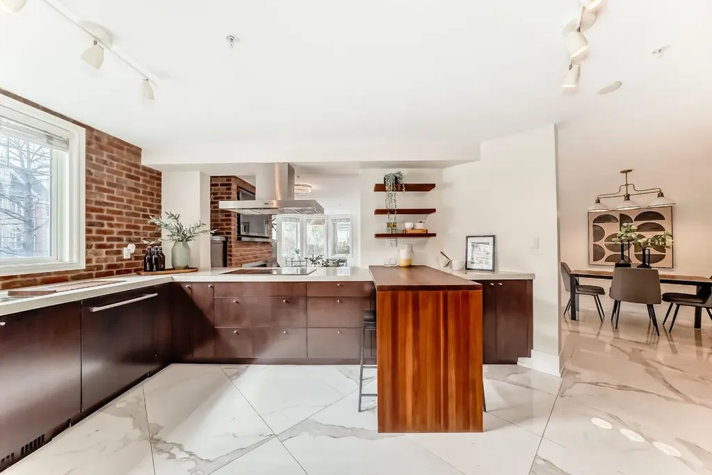 2422 Erlton Street SW Calgary AB T2Z3B6