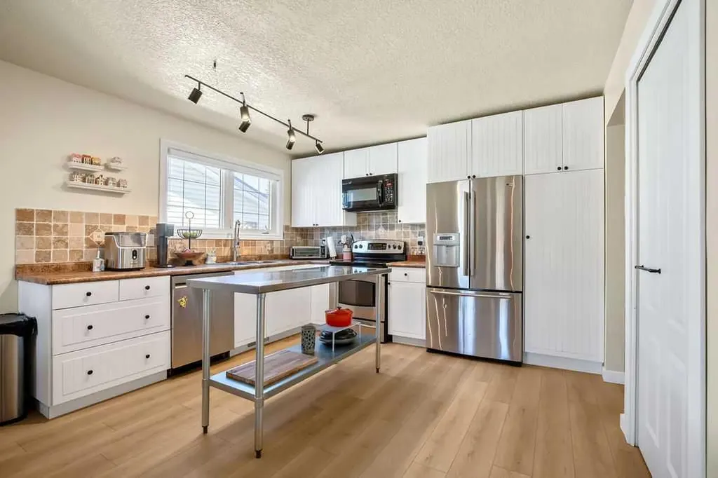 99 Beddington Crescent NE Calgary AB T3K 1N4