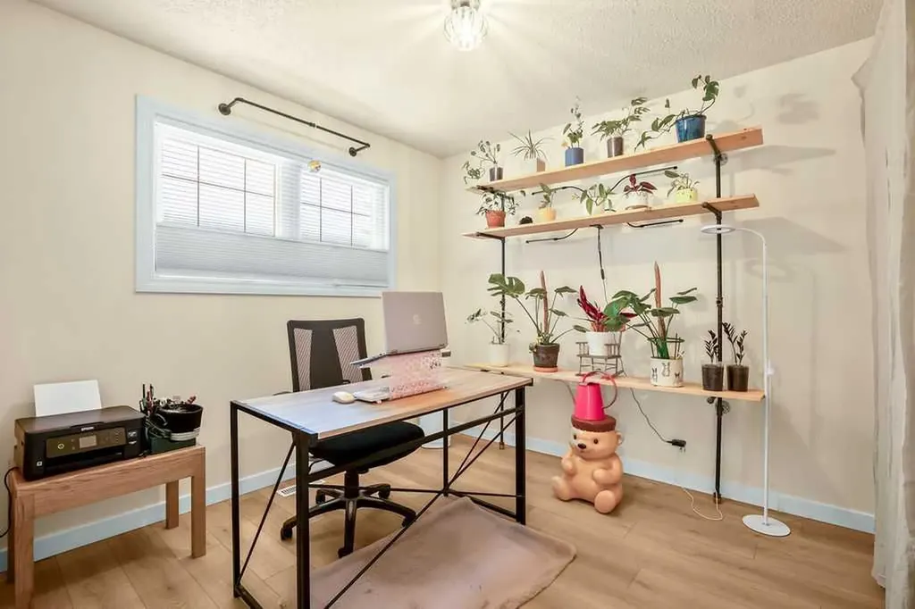 99 Beddington Crescent NE Calgary AB T3K 1N4