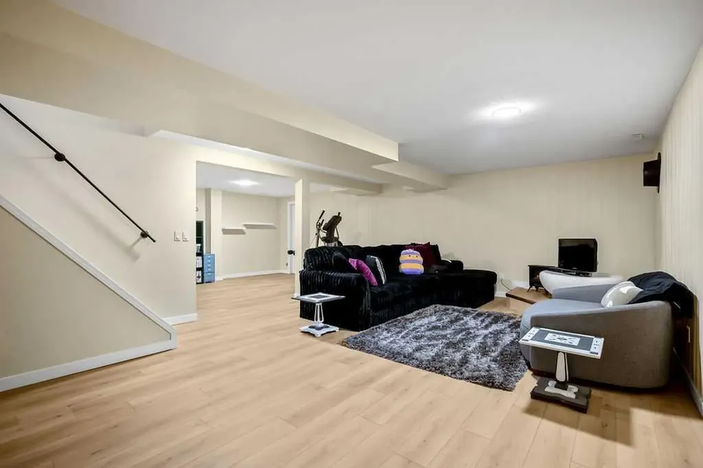 99 Beddington Crescent NE Calgary AB T3K 1N4