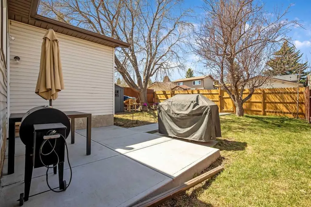 99 Beddington Crescent NE Calgary AB T3K 1N4