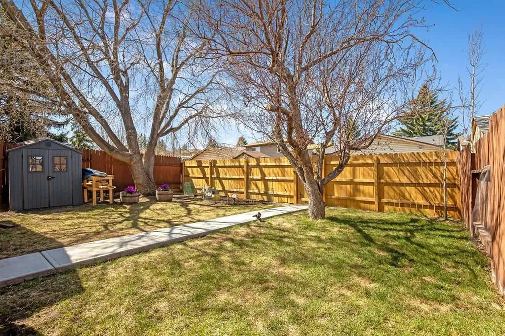 99 Beddington Crescent NE Calgary AB T3K 1N4