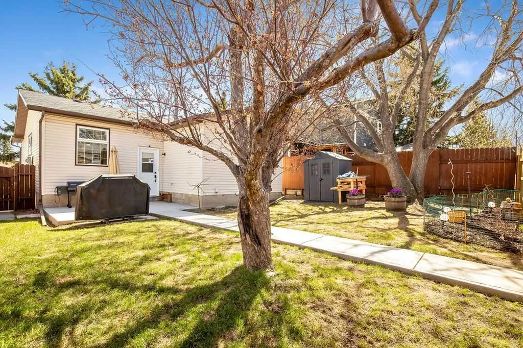 99 Beddington Crescent NE Calgary AB T3K 1N4