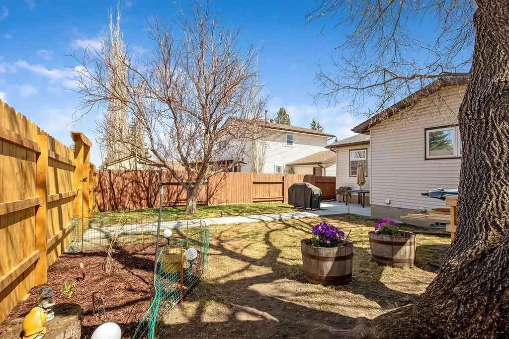 99 Beddington Crescent NE Calgary AB T3K 1N4
