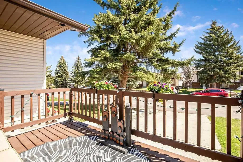 99 Beddington Crescent NE Calgary AB T3K 1N4