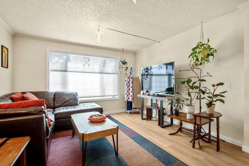 99 Beddington Crescent NE Calgary AB T3K 1N4