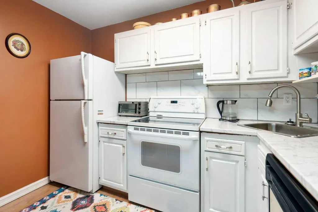 13104 Elbow Drive SW Calgary AB T2W 2P2