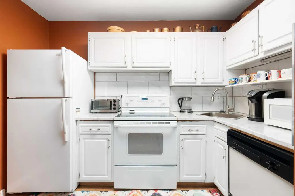 13104 Elbow Drive SW Calgary AB T2W 2P2