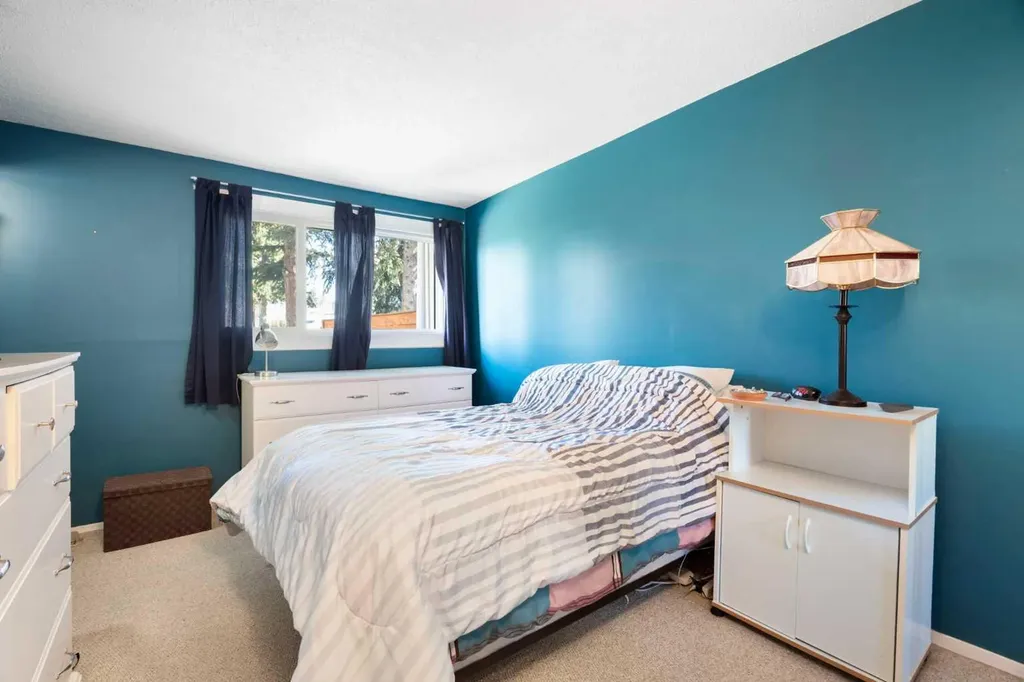 13104 Elbow Drive SW Calgary AB T2W 2P2