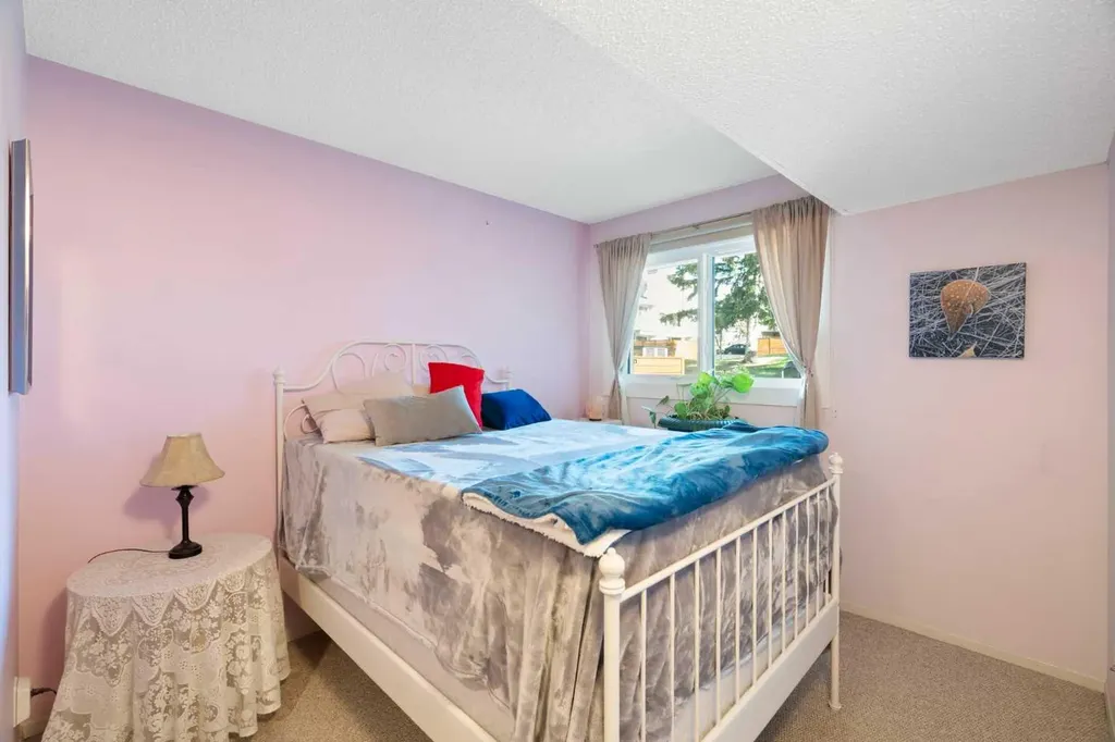 13104 Elbow Drive SW Calgary AB T2W 2P2