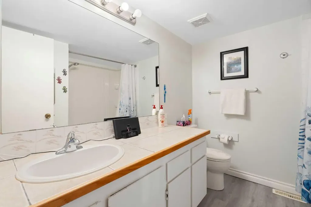 13104 Elbow Drive SW Calgary AB T2W 2P2