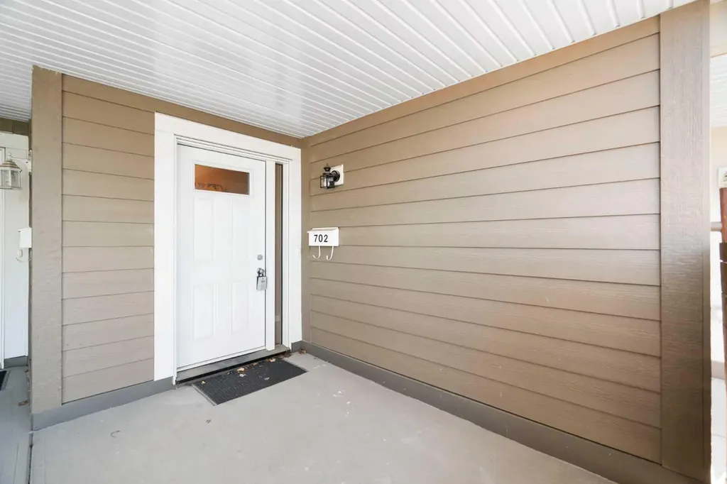 13104 Elbow Drive SW Calgary AB T2W 2P2
