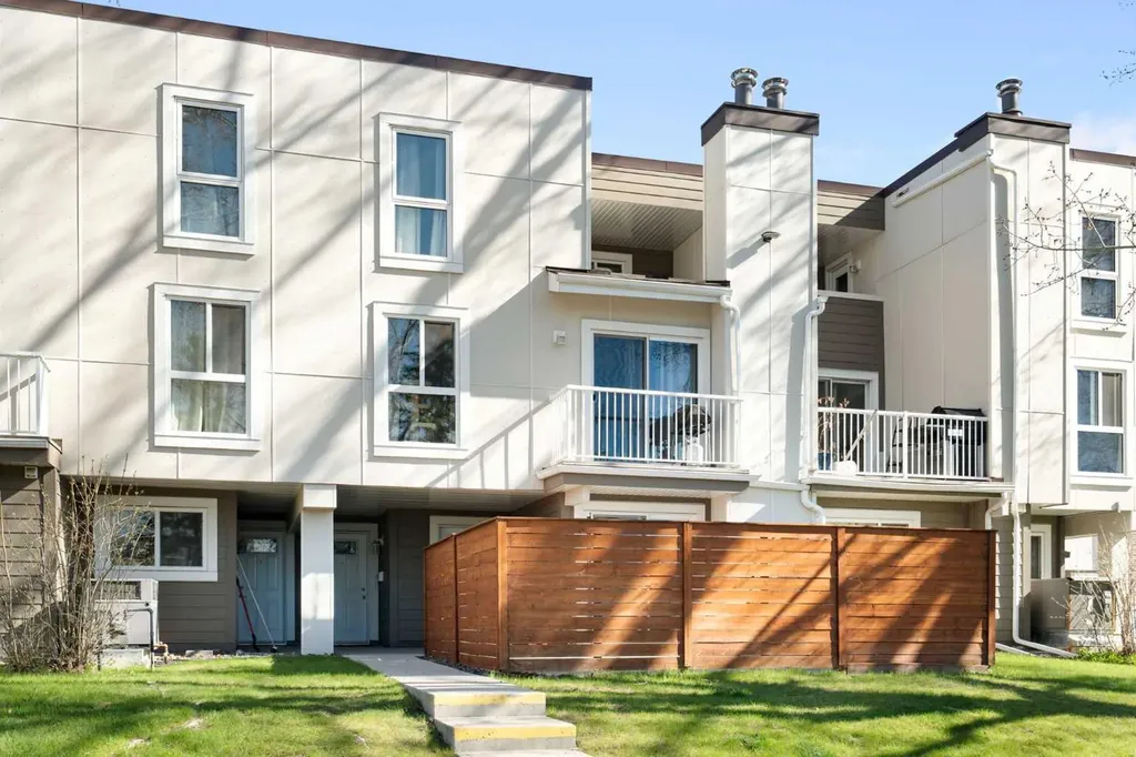 13104 Elbow Drive SW Calgary AB T2W 2P2