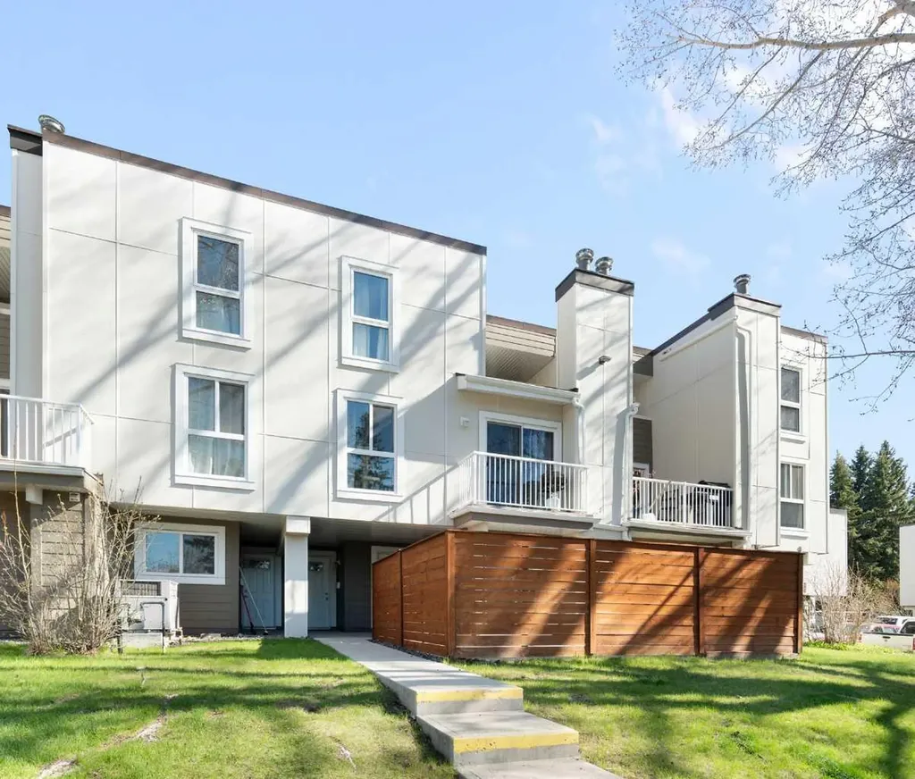 13104 Elbow Drive SW Calgary AB T2W 2P2