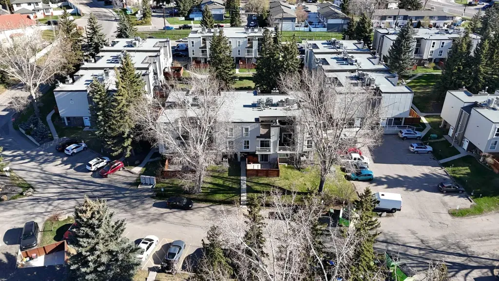 13104 Elbow Drive SW Calgary AB T2W 2P2