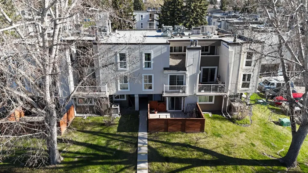 13104 Elbow Drive SW Calgary AB T2W 2P2