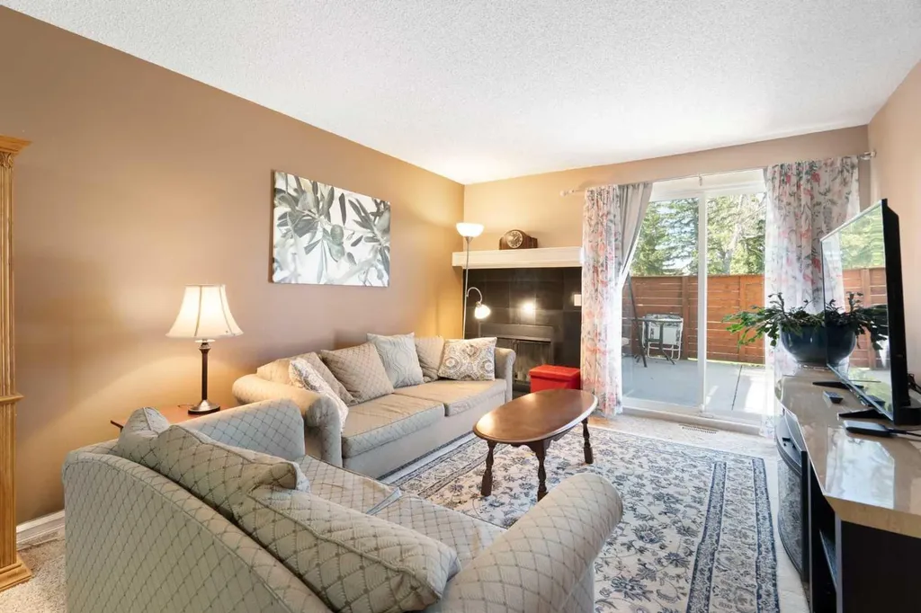 13104 Elbow Drive SW Calgary AB T2W 2P2