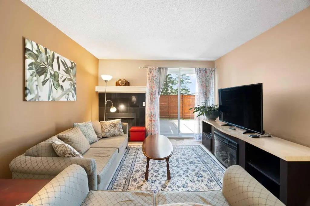 13104 Elbow Drive SW Calgary AB T2W 2P2