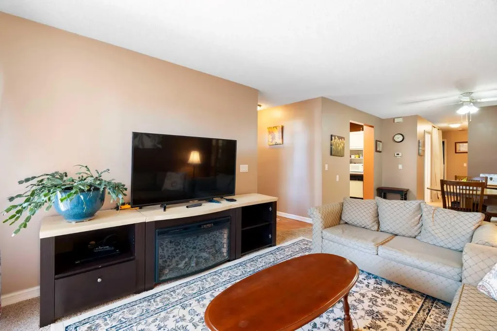 13104 Elbow Drive SW Calgary AB T2W 2P2
