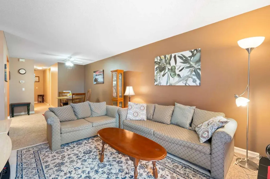 13104 Elbow Drive SW Calgary AB T2W 2P2