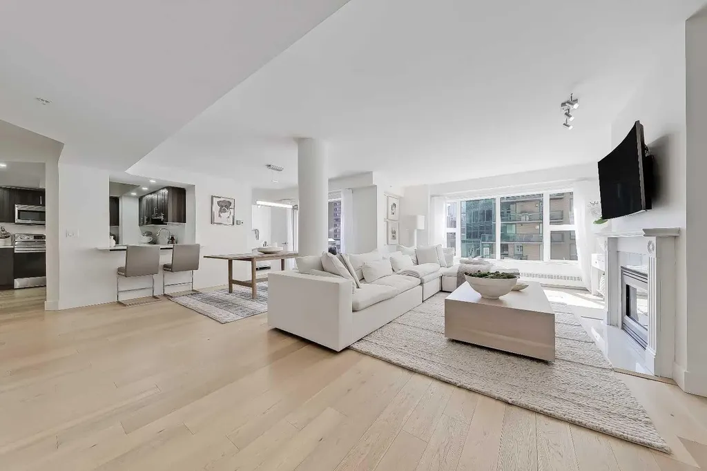 200 La Caille Place SW Calgary AB T2P 5E2