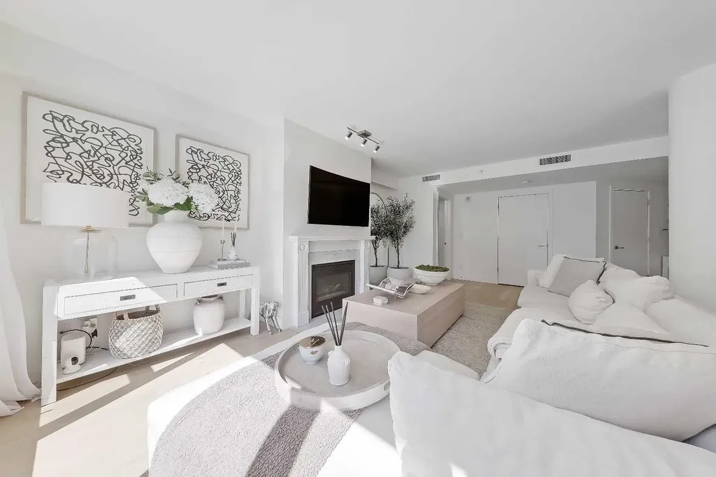 200 La Caille Place SW Calgary AB T2P 5E2